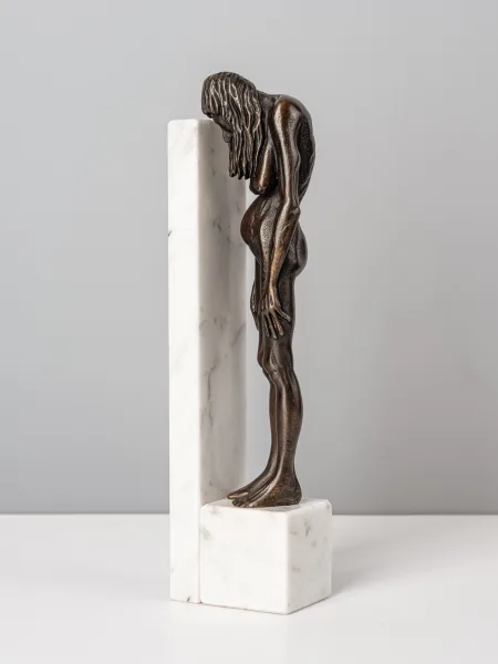 "Ausgedient" 2012, Bronze, Marmor